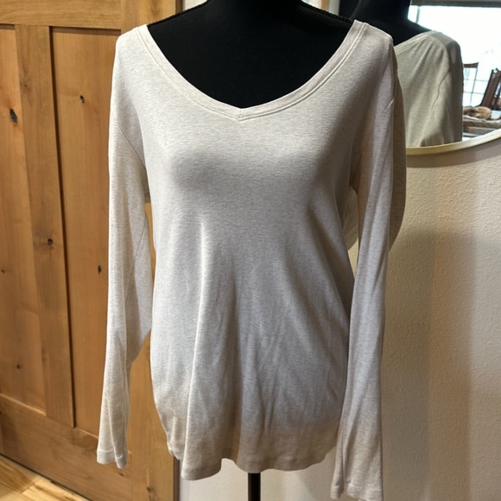 Eddie Bauer gray long sleeve V-neck top size large, tall, super soft